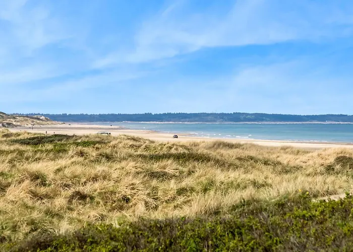 Tinea - 50m From The Sea By Interhome